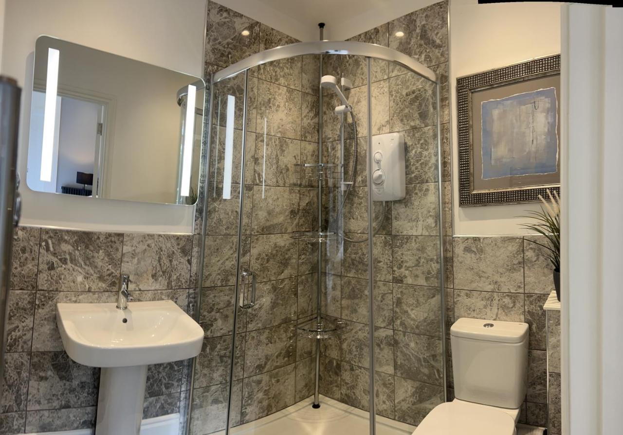 Luxury Garden Apartment Under The Castle, Дувър Екстериор снимка